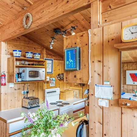 Scandinavian Style Lodge In Rock Wadebridge Exteriör bild