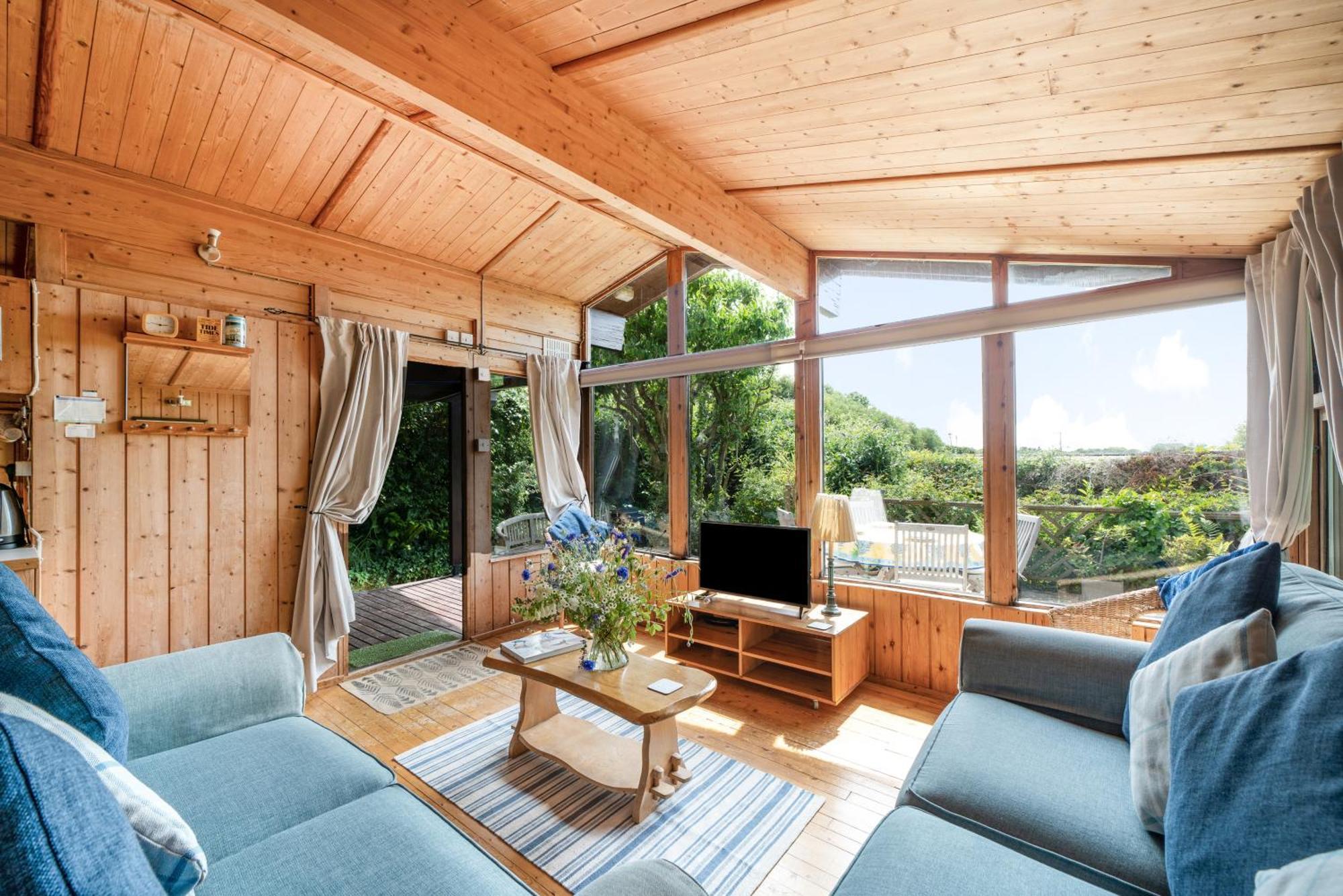 Scandinavian Style Lodge In Rock Wadebridge Exteriör bild