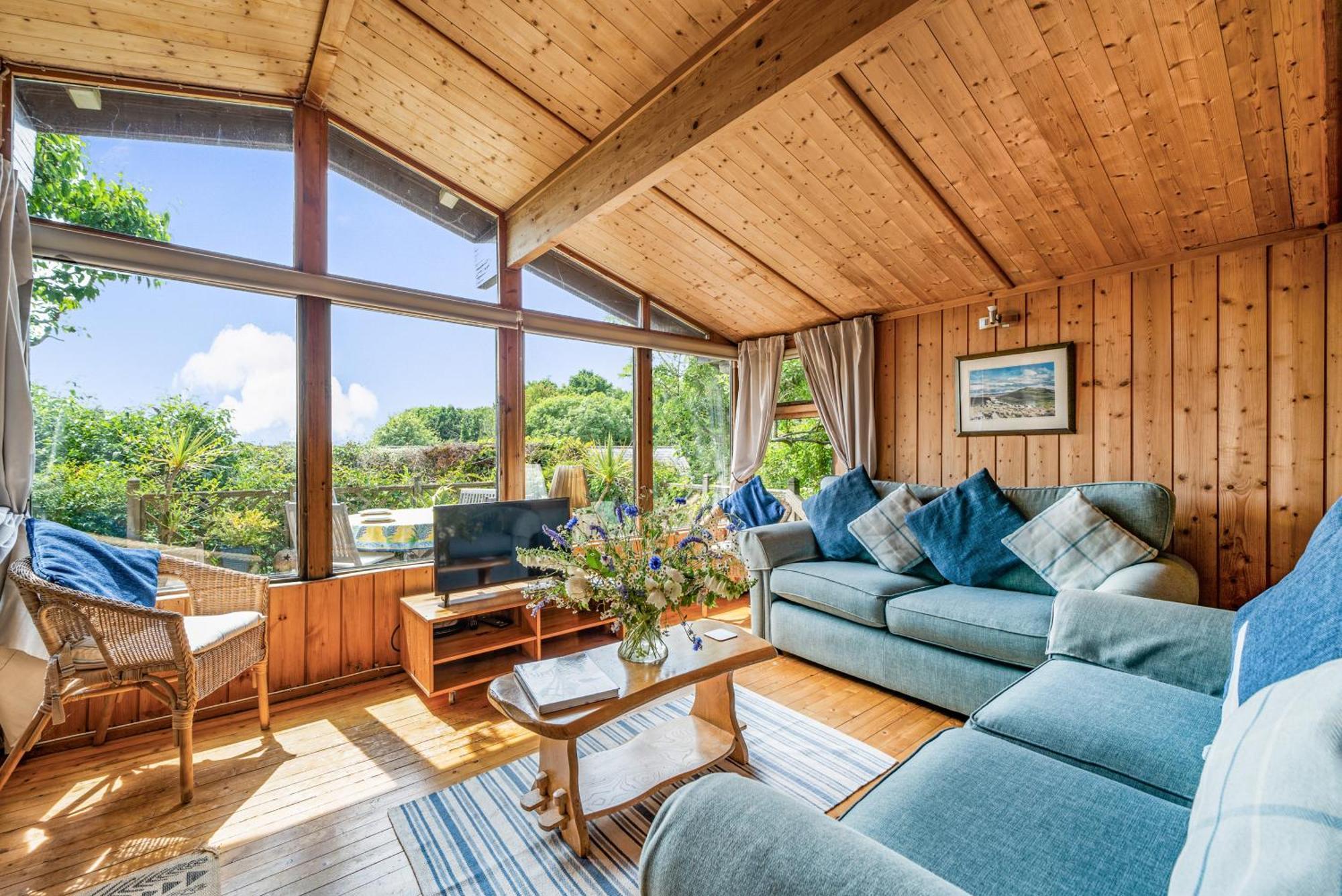 Scandinavian Style Lodge In Rock Wadebridge Exteriör bild