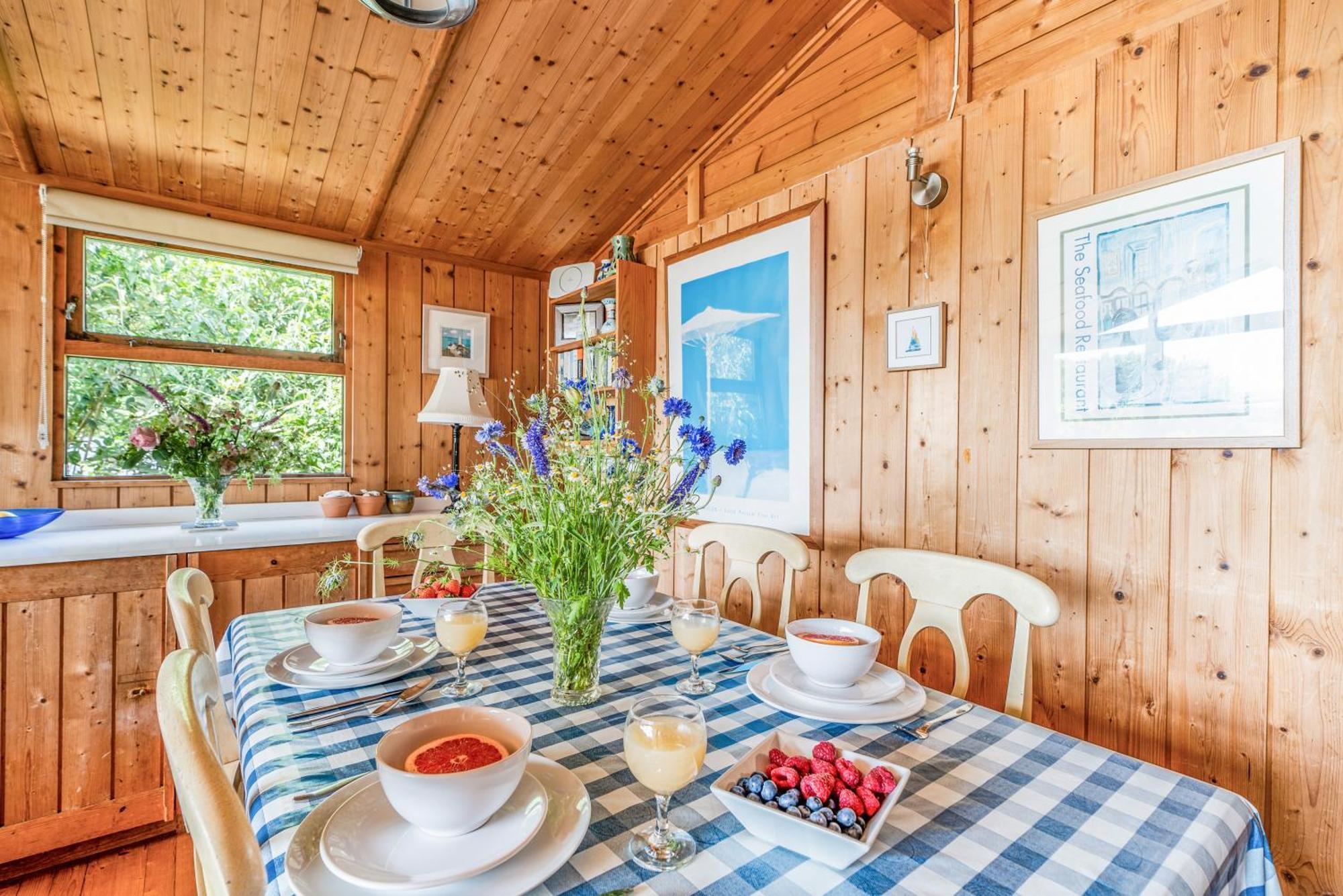 Scandinavian Style Lodge In Rock Wadebridge Exteriör bild